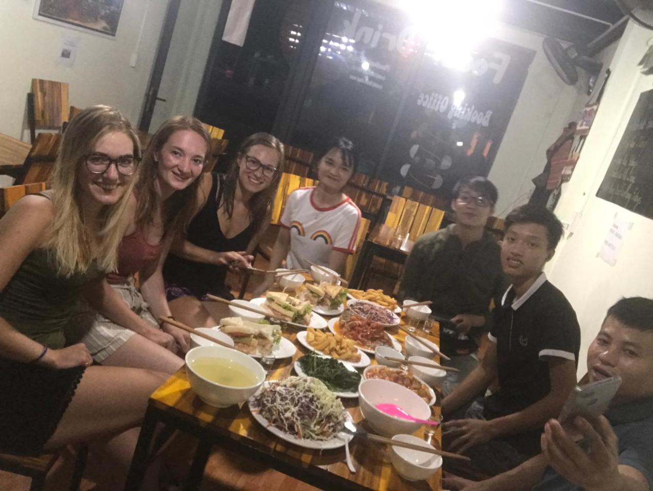 Central Backpackers Hostel ハザン エクステリア 写真